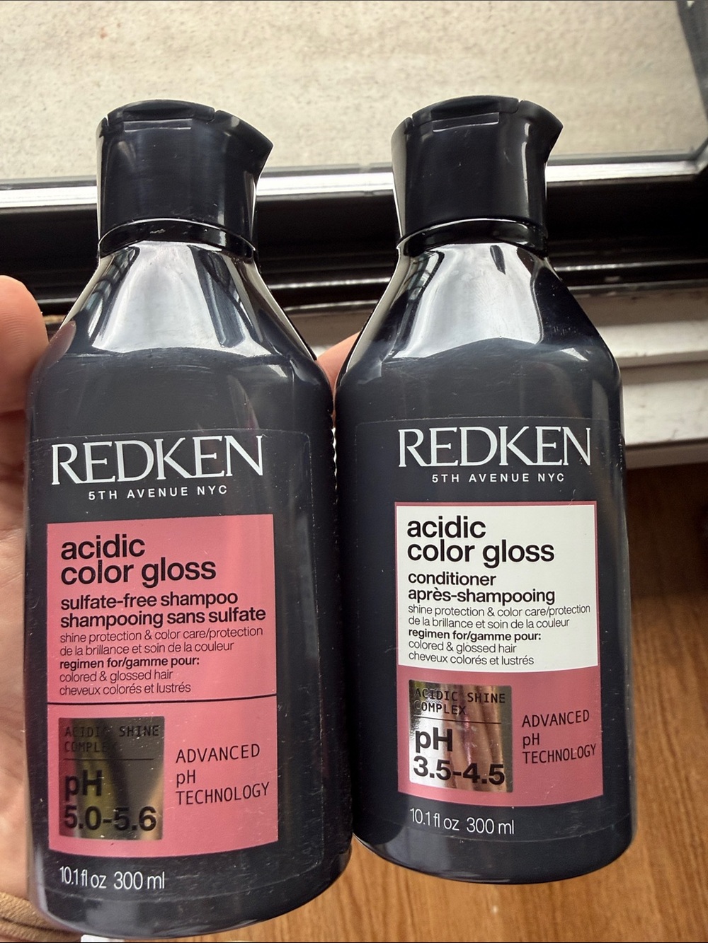 Redken Acidic Color Gloss Shampoo & Conditioner - Black & Pink Labels